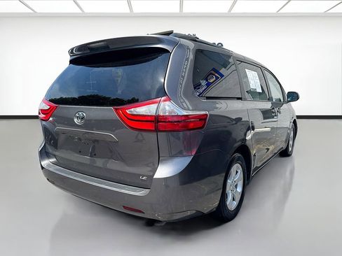 Used 2015 Toyota Sienna LE FWD image 6
