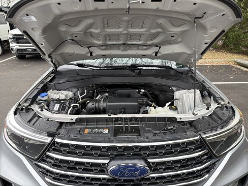 Used 2020 Ford Explorer XLT w/ Equipment Group 202A image 34