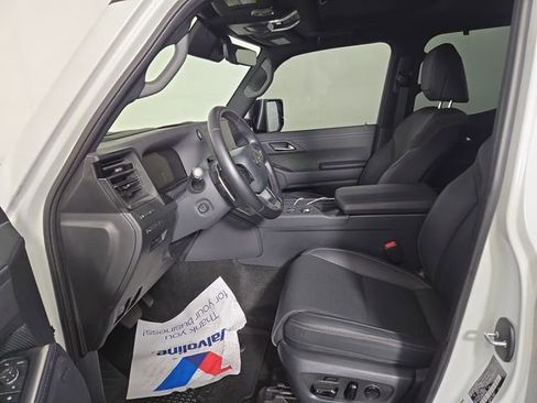 Used 2024 Lexus GX 550 AWD/4WD image 13