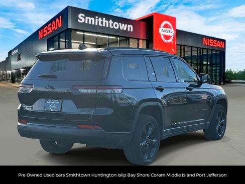 Used 2023 Jeep Grand Cherokee L Limited w/ Luxury Tech Group II image 7