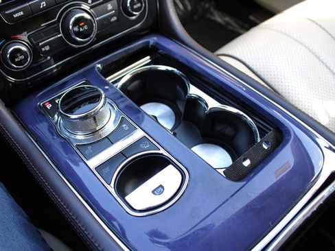 Used 2011 Jaguar XJ L image 28