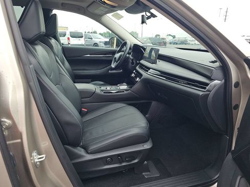Certified 2023 INFINITI QX60 Sensory w/ Vision Package AWD/4WD image 6