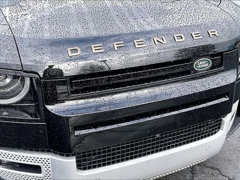 Used 2024 Land Rover Defender 110 S image 30