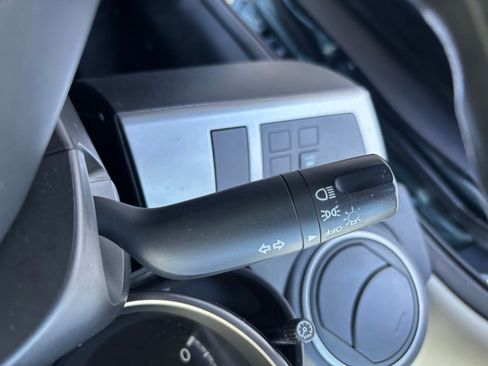 Used 2013 MAZDA MAZDA3 i SV image 19