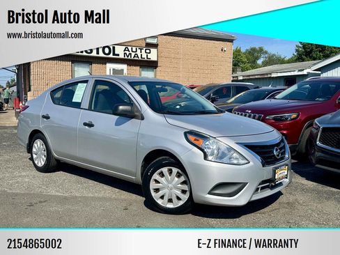 Used 2015 Nissan Versa S FWD image 1