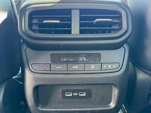 Used 2023 Honda Pilot EX-L image 17