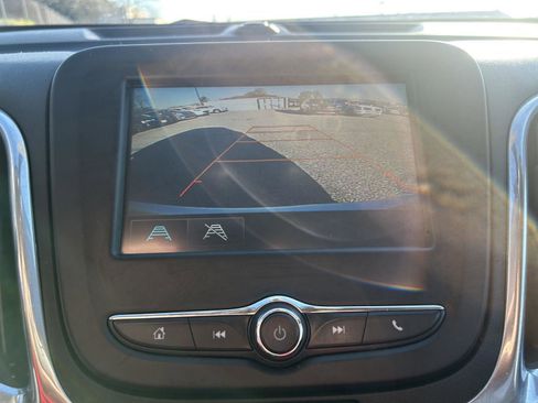 Used 2018 Chevrolet Equinox LT AWD/4WD image 16