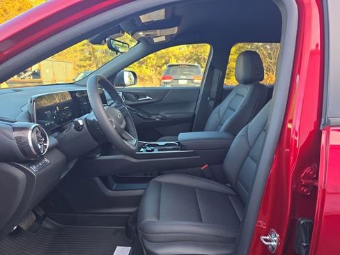 New 2026 Chevrolet Equinox LT w/ Convenience Package II image 9