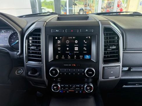 Used 2018 Ford Expedition XLT w/ Equipment Group 202A RWD image 24