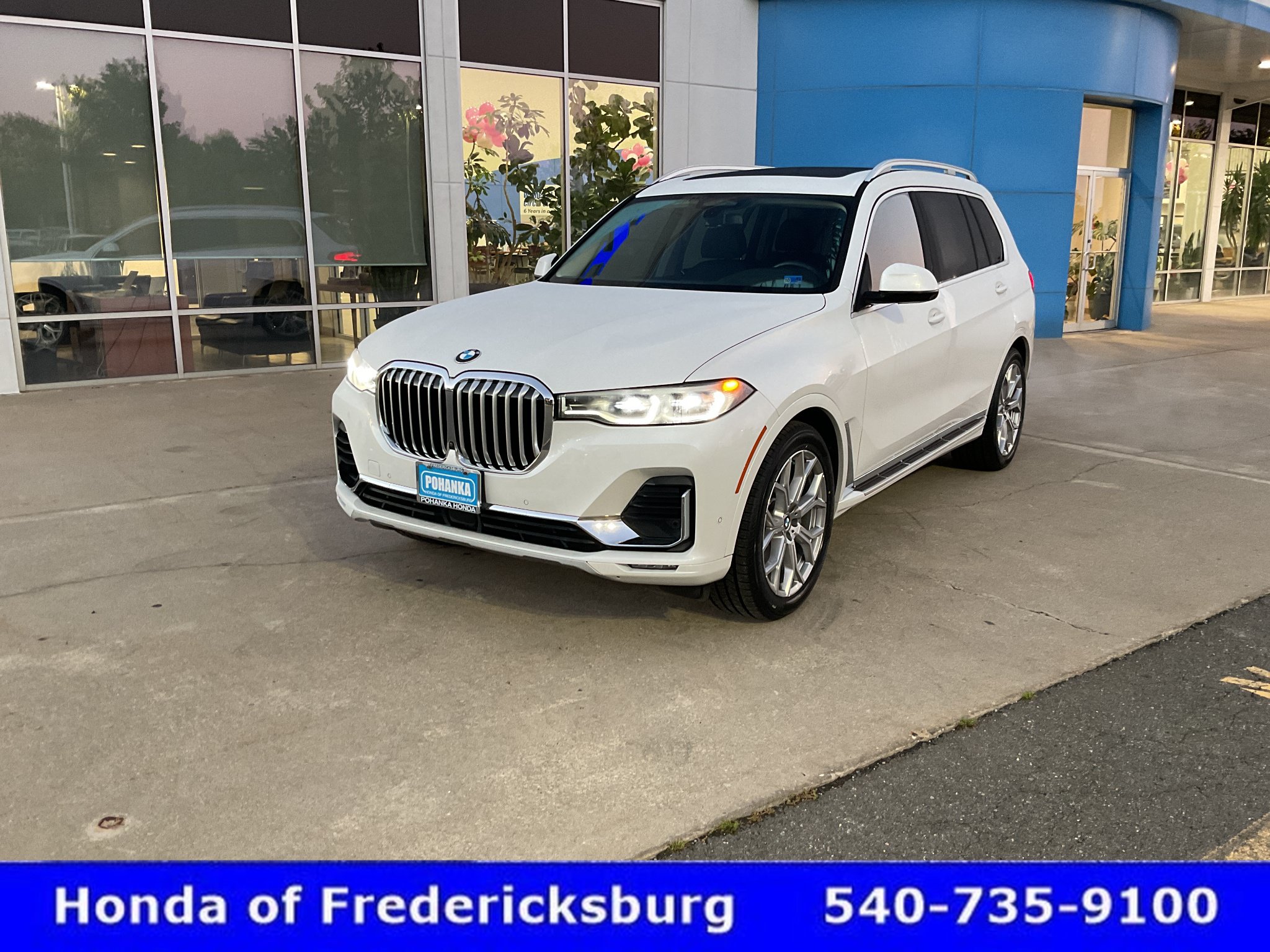 Used 2022 BMW X7 xDrive40i w/ Executive Package AWD/4WD image 2