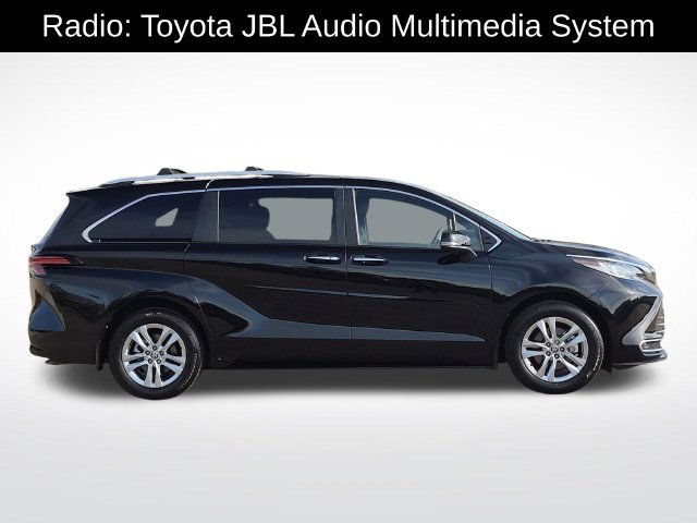 Used 2026 Toyota Sienna Limited AWD/4WD image 4