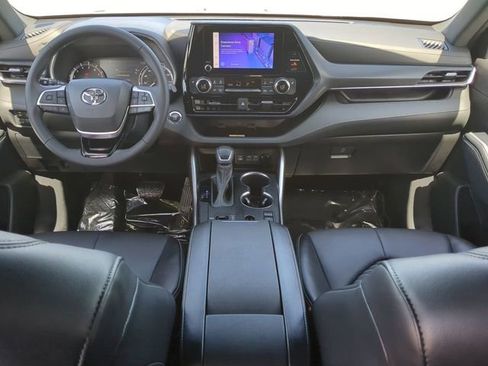 Used 2023 Toyota Highlander XSE image 15
