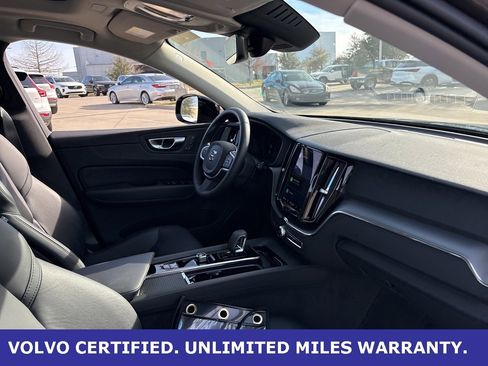 Certified 2025 Volvo XC60 B5 Core image 11