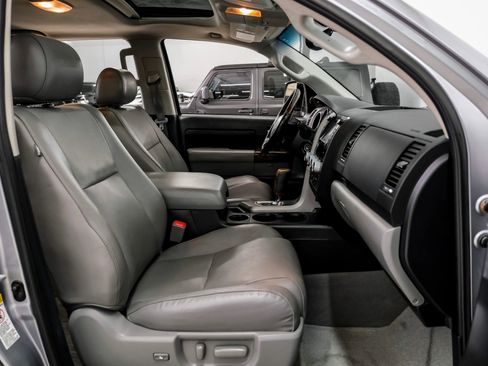 Used 2010 Toyota Tundra Limited AWD/4WD image 35