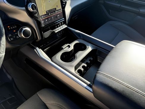 Used 2019 RAM 1500 Big Horn AWD/4WD image 24