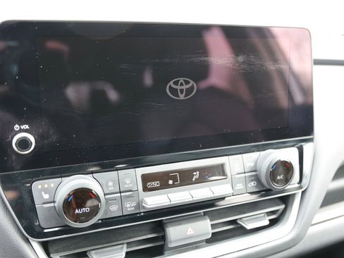 Used 2025 Toyota Grand Highlander AWD image 28