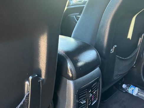 Used 2017 Jeep Grand Cherokee Laredo w/ Quick Order Package 2BE image 29