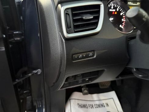 Used 2016 Nissan Rogue SV w/ SV Moonroof Package image 34