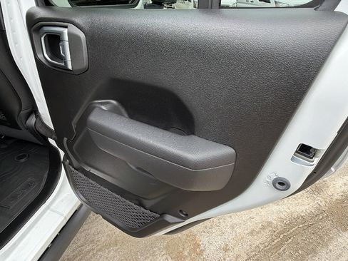 Used 2024 Jeep Wrangler Rubicon image 20