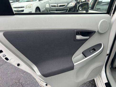 Used 2011 Toyota Prius Three FWD image 19