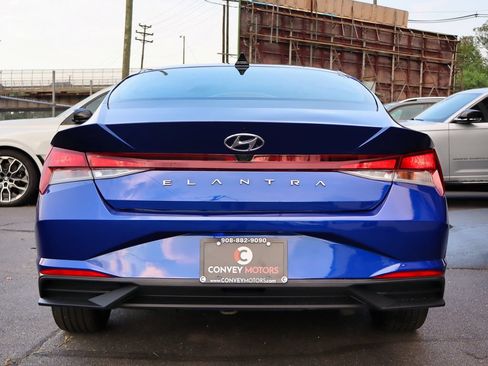 Used 2023 Hyundai Elantra SEL w/ Convenience Package FWD image 7