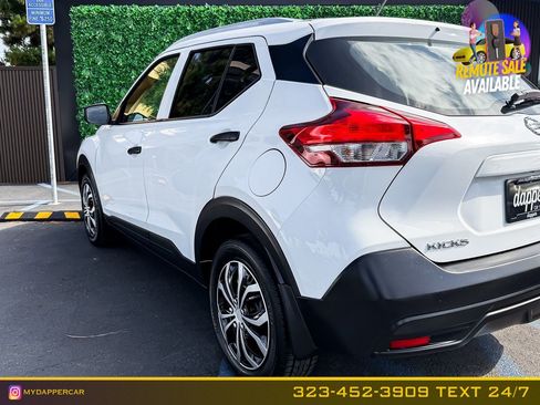 Used 2019 Nissan Kicks S FWD image 9