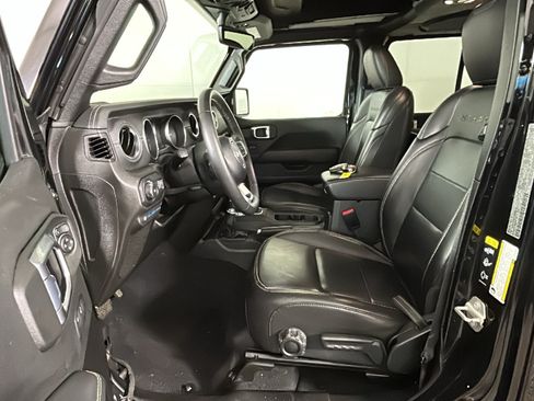 Used 2023 Jeep Wrangler Unlimited Sahara w/ Cold Weather Group AWD/4WD image 10