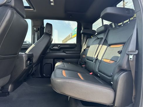 Used 2024 GMC Sierra 2500 AT4 w/ AT4 Preferred Package image 30