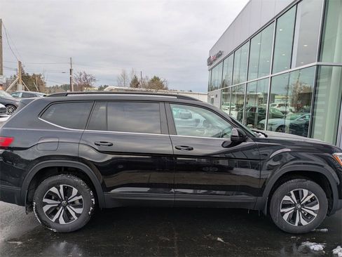 New 2026 Volkswagen Atlas SE image 2