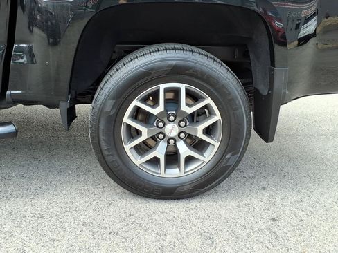 Used 2022 GMC Canyon AT4 w/ Driver Alert Package AWD/4WD image 5