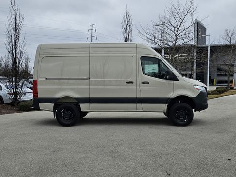 New 2025 Mercedes-Benz Sprinter 2500 image 2