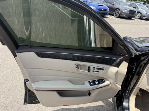 Used 2016 Mercedes-Benz E 350 4MATIC Sedan w/ Premium Package image 17