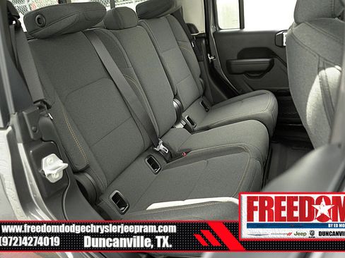 New 2025 Jeep Gladiator Willys image 16