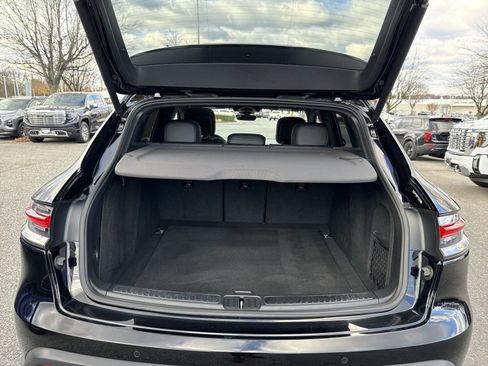 Used 2024 Porsche Macan image 24