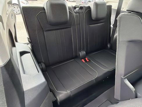 Certified 2023 Volkswagen Tiguan SE FWD image 27