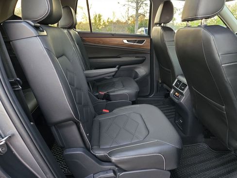 Used 2024 Volkswagen Atlas SE image 27