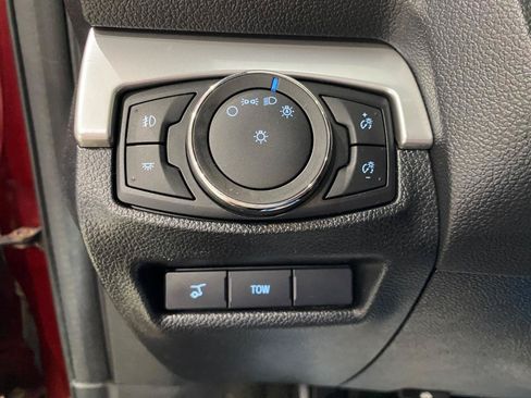Used 2016 Ford Explorer XLT w/ Equipment Group 202A AWD/4WD image 11