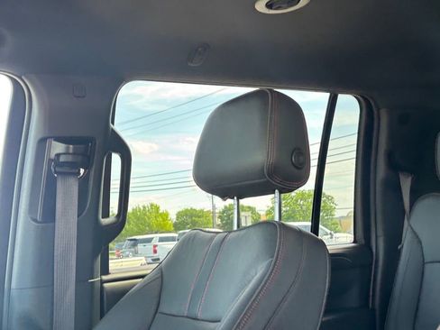 Used 2022 Chevrolet Suburban RST w/ Luxury Package AWD/4WD image 12