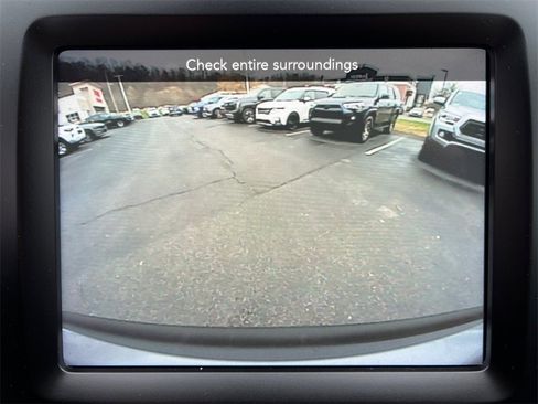 Used 2021 Jeep Cherokee Latitude Lux w/ Comfort/Convenience Group image 21