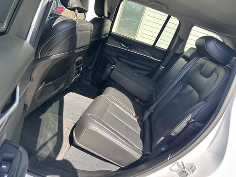 Used 2023 Jeep Grand Cherokee Limited w/ Trailer Tow Prep Group (B) AWD/4WD image 56