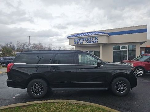 Used 2025 Ford Expedition Max Active image 3