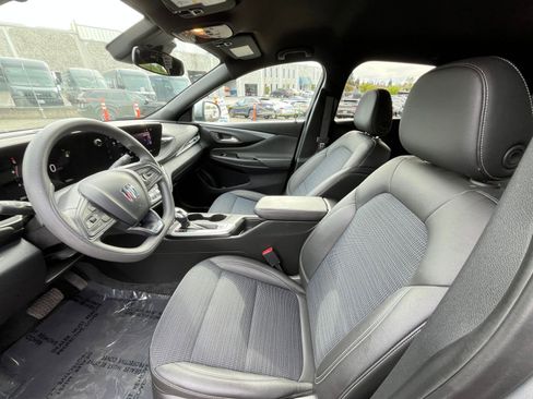 Used 2025 Buick Envista Preferred image 25