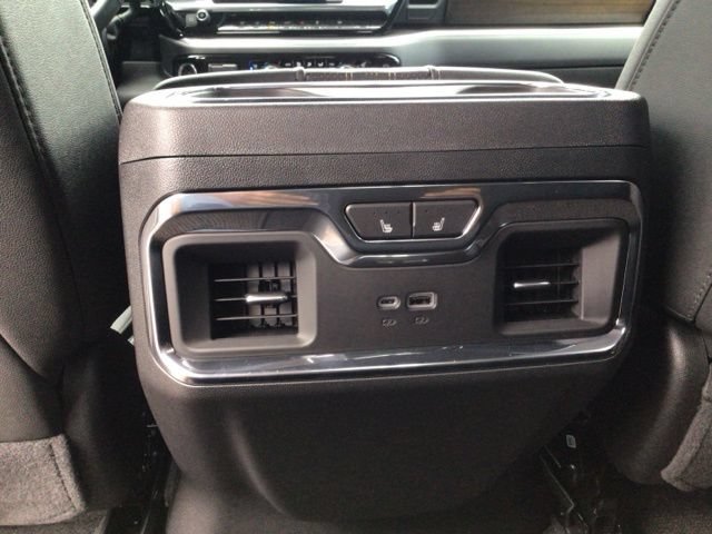 Used 2026 Chevrolet Silverado 3500 High Country w/ Technology Package AWD/4WD image 18