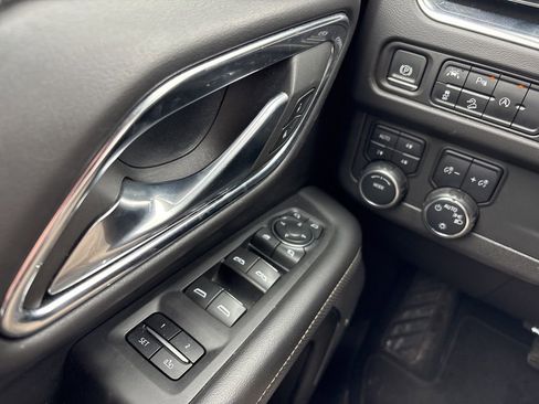 Used 2023 Chevrolet Suburban Premier AWD/4WD image 54