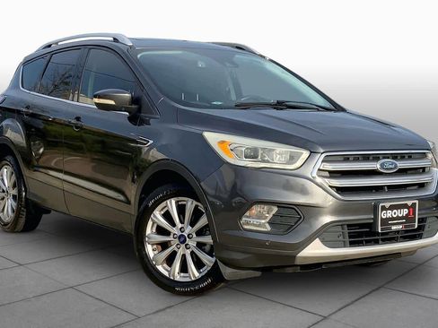 Used 2017 Ford Escape Titanium w/ Equipment Group 301A FWD image 3