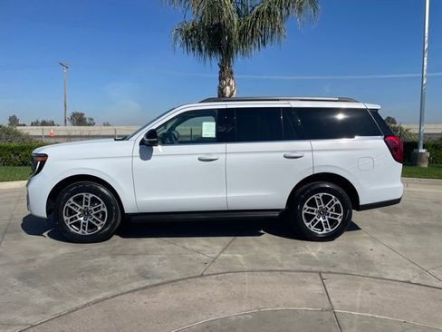 New 2026 Ford Expedition Active image 2