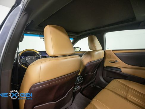 Used 2019 Lexus ES 350 w/ Accessory Package FWD image 29