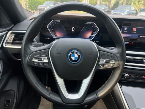 Used 2023 BMW i4 eDrive35 RWD image 18
