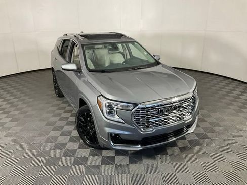 Used 2023 GMC Terrain Denali w/ LPO, Floor Liner Package AWD/4WD image 45