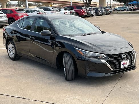 Used 2025 Nissan Sentra S image 4